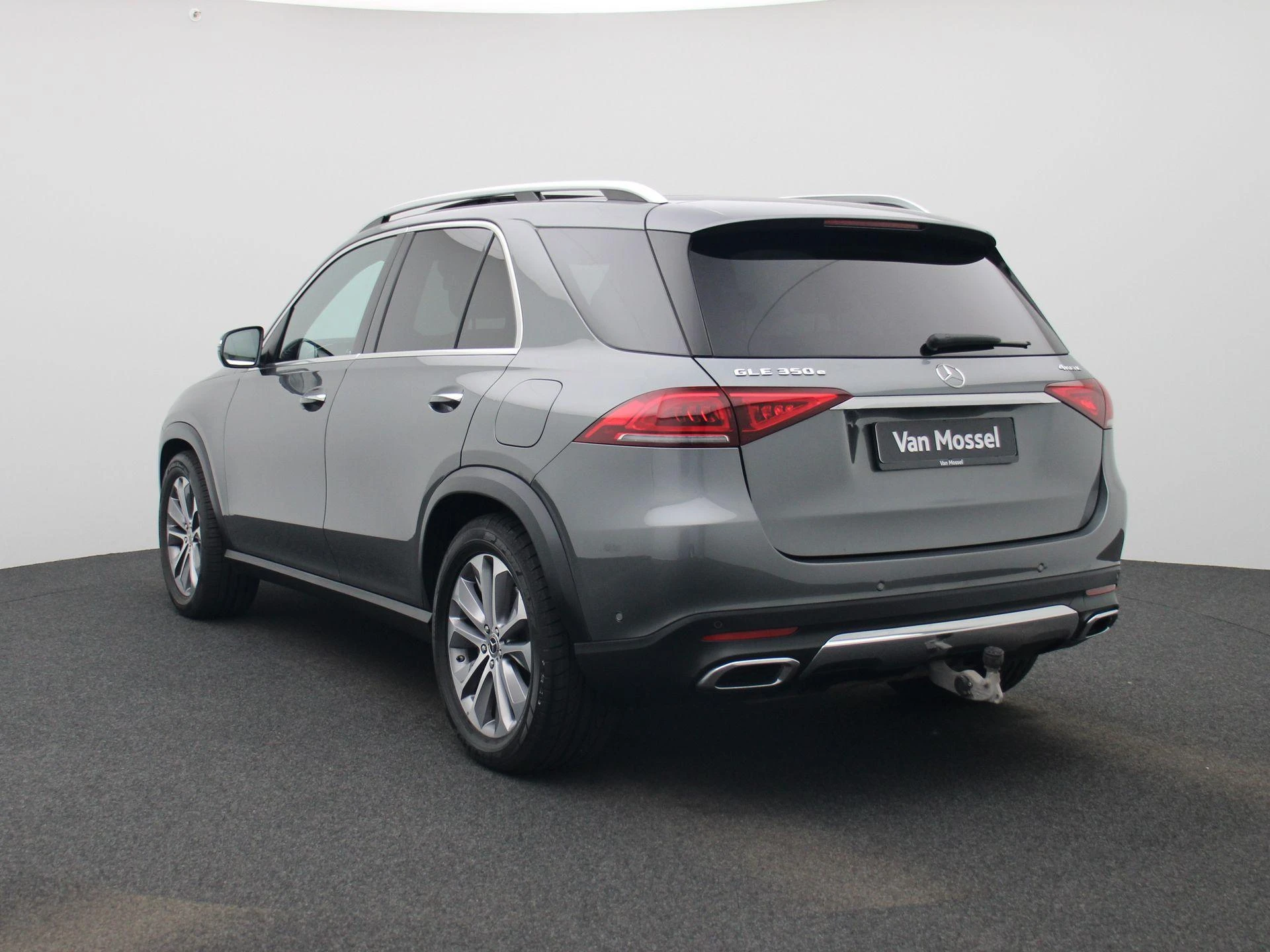 Mercedes-Benz-GLE-image-1