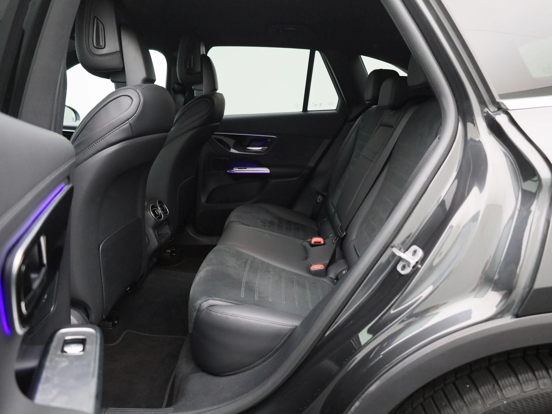 Mercedes-Benz-GLC-image-12