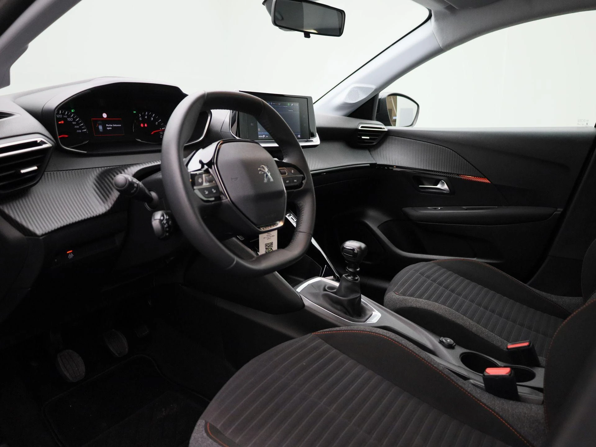 Peugeot-208-image-28