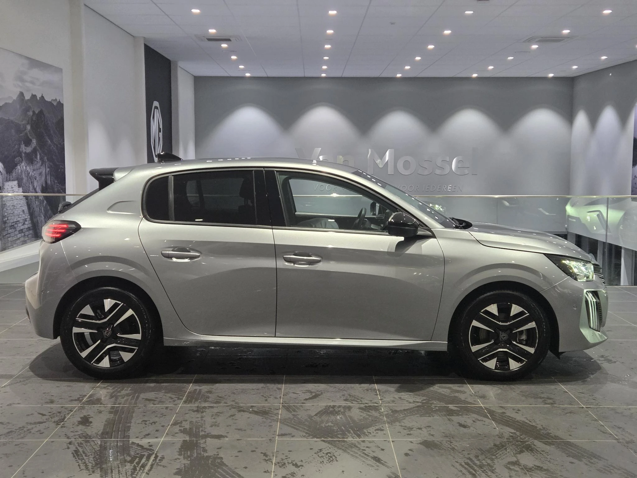 Peugeot-208-image-2