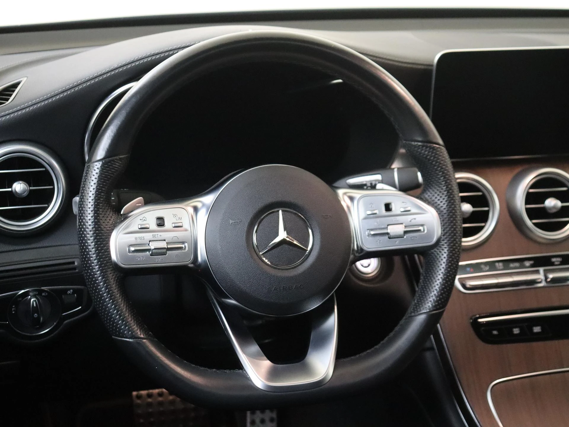 Mercedes-Benz-GLC-image-9