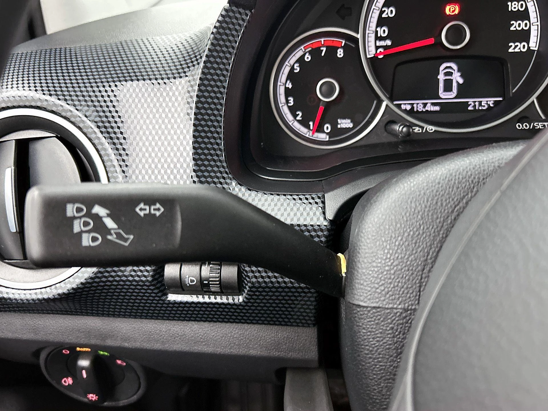 Volkswagen-up!-image-8