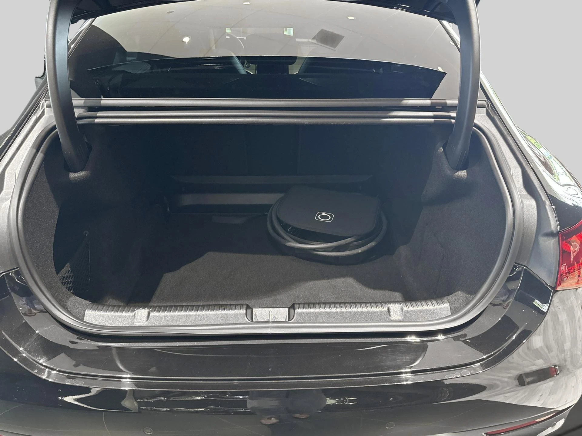 Mercedes-Benz-EQE-image-6