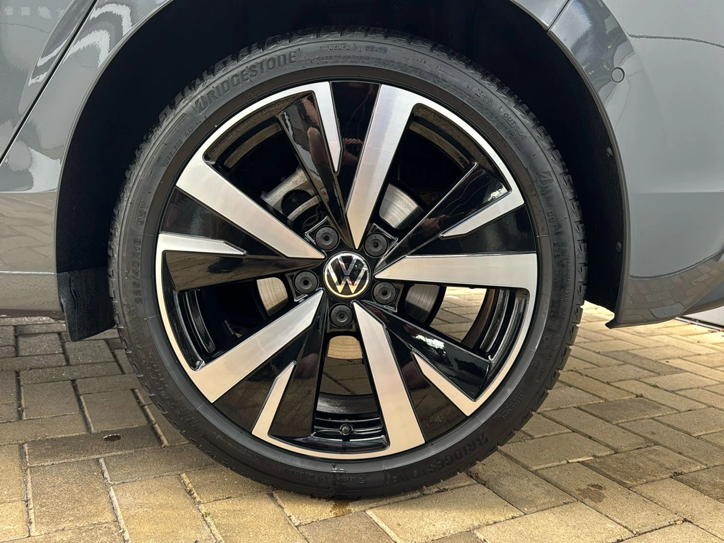 Volkswagen-Golf-image-7