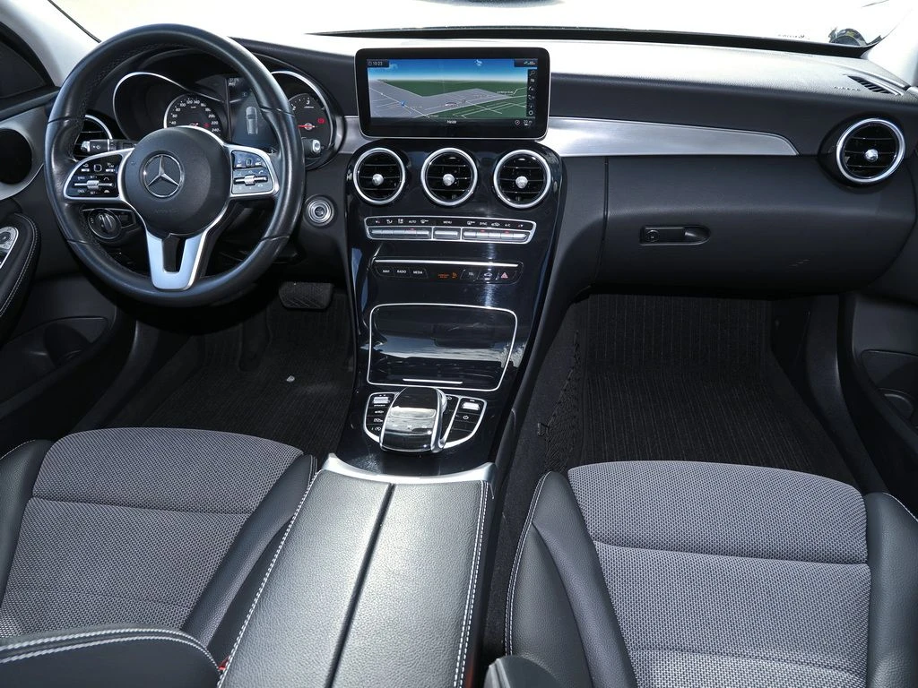 Mercedes-Benz-C-Klasse 220-image-11