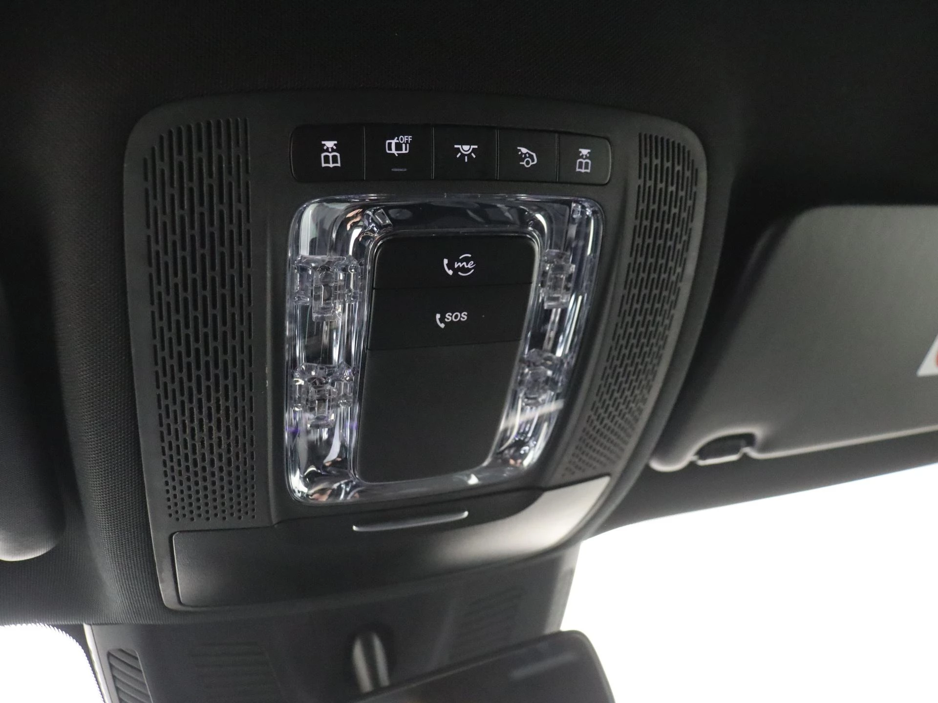 Mercedes-Benz-GLB-image-29
