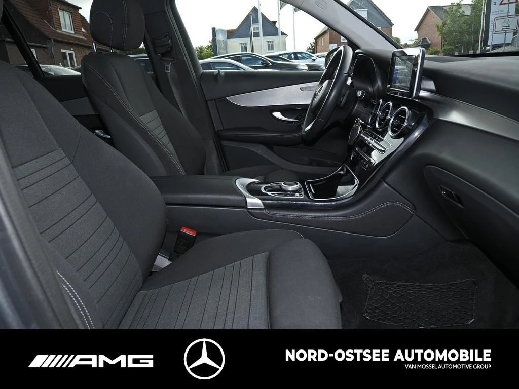 Mercedes-Benz GLC 250 4M NAVI LED PANO SITZHZG TEMPOMAT PDC
