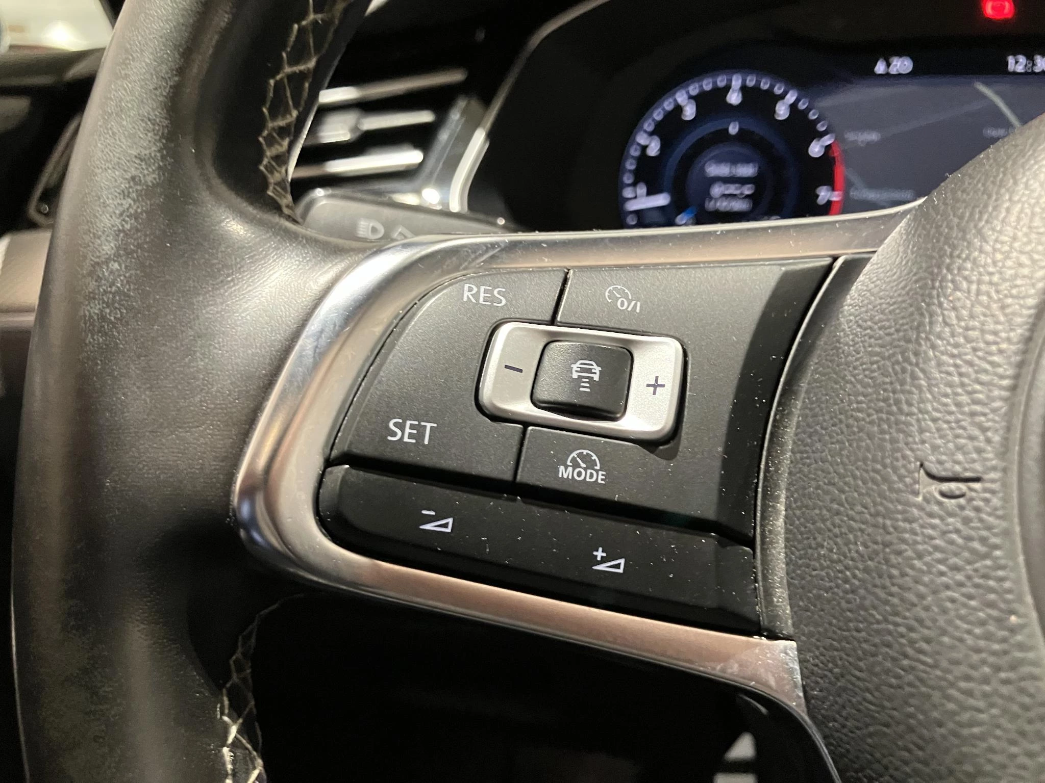 Volkswagen-Passat-image-21