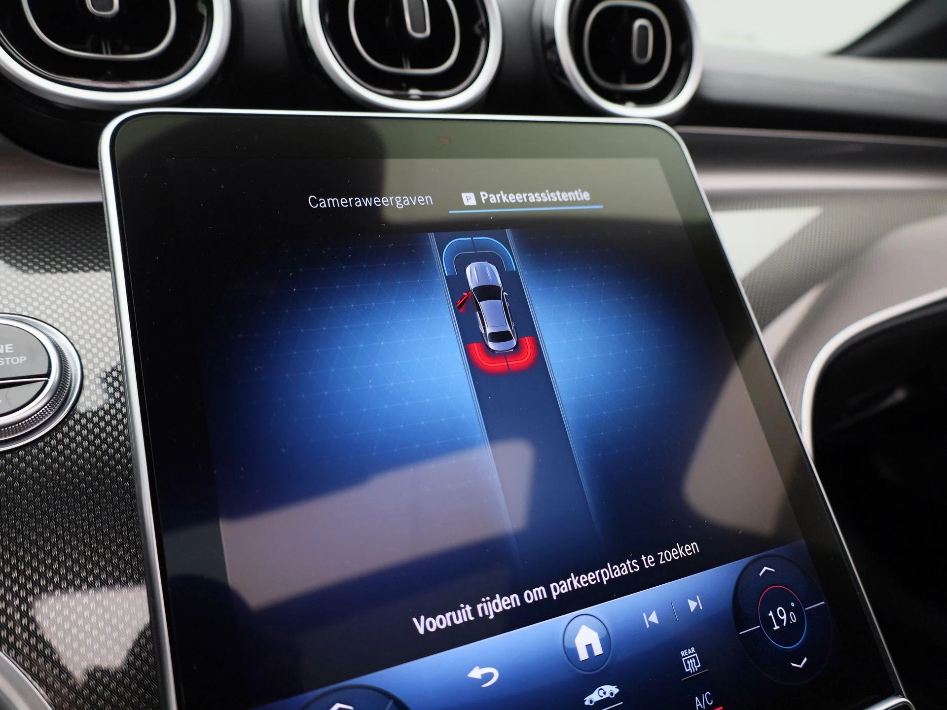 Mercedes-Benz-C-Klasse-image-34