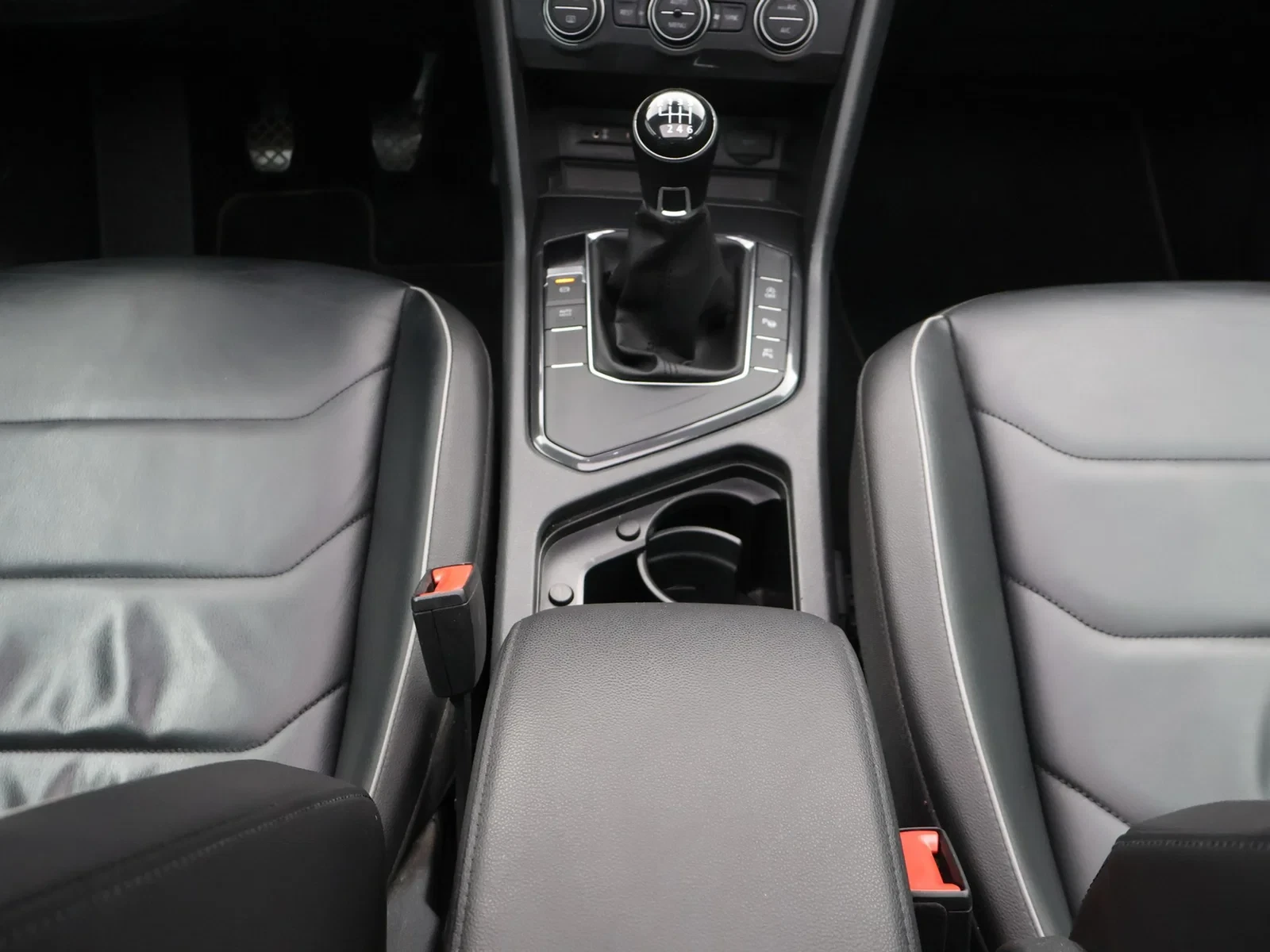 Volkswagen Tiguan Tiguan Comfortline 1.4TSI 150PK *TREKHAAK*LEDER*PANODAK*ACC*CAMERA*PDC*...*