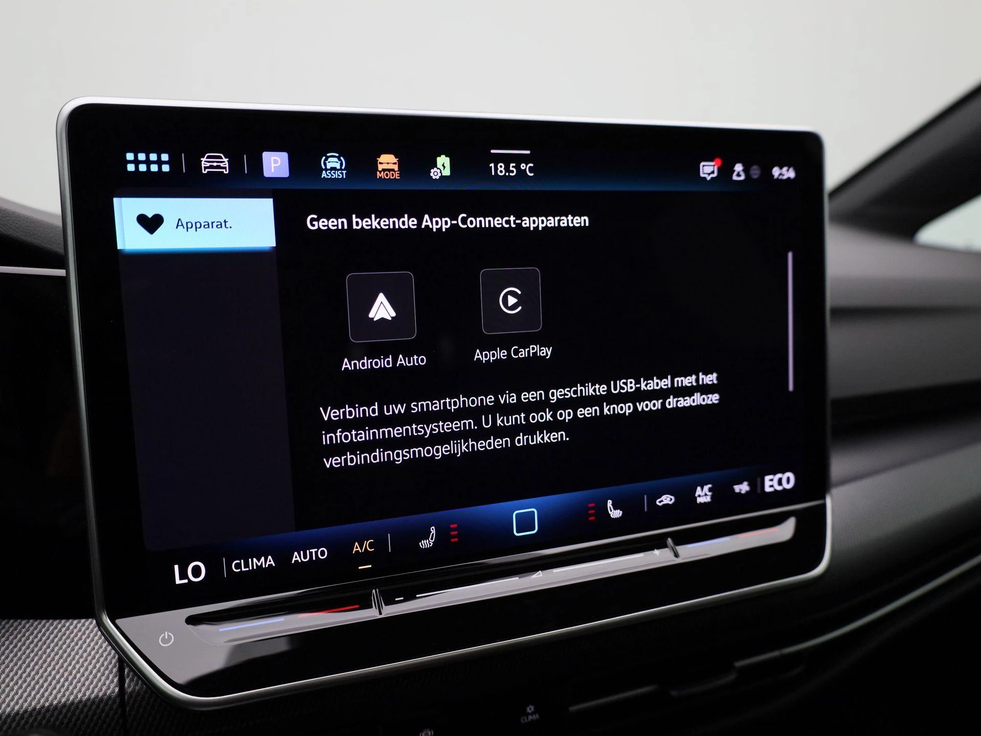 Volkswagen-Golf-image-25