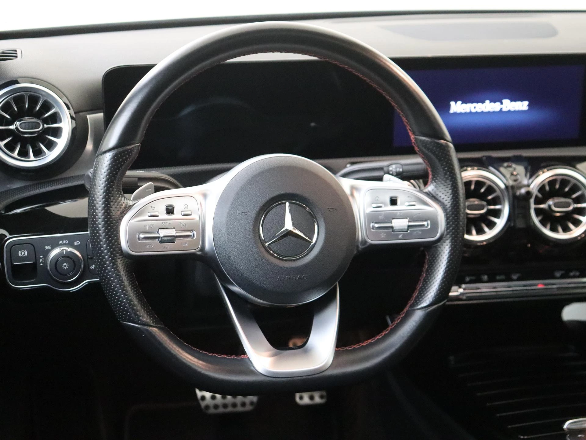 Mercedes-Benz A-Klasse 200 Business Solution AMG