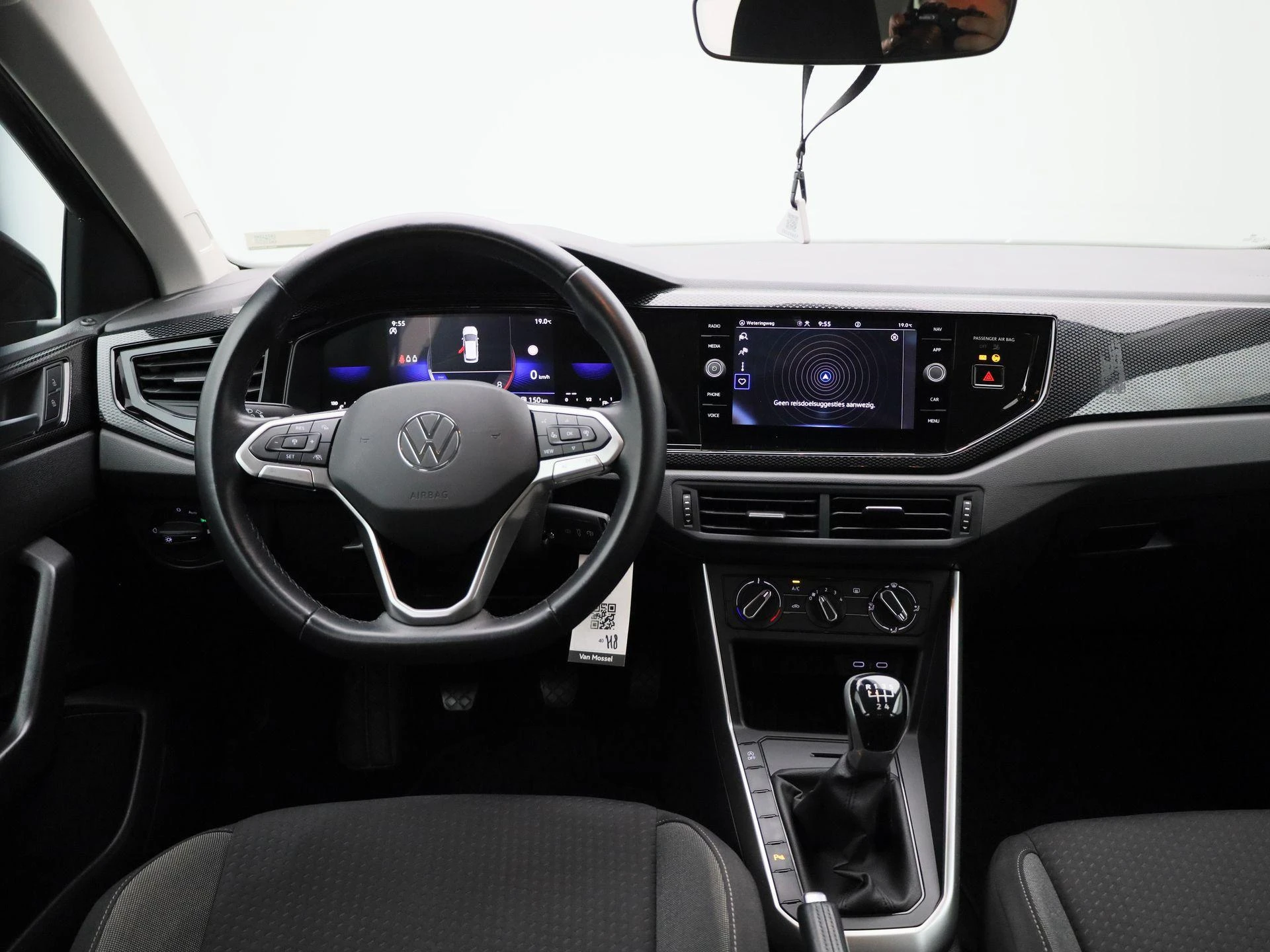 Volkswagen-Polo-image-6