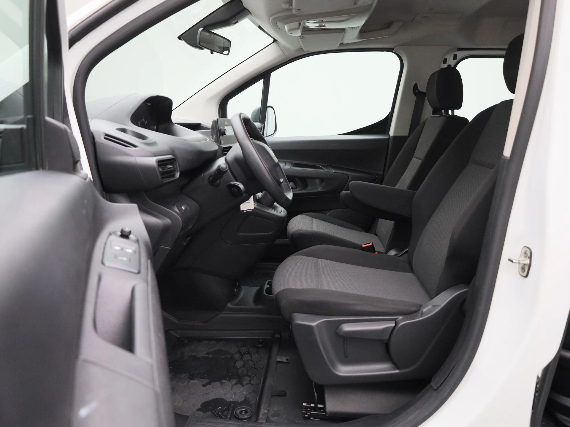 Peugeot-Partner-image-10