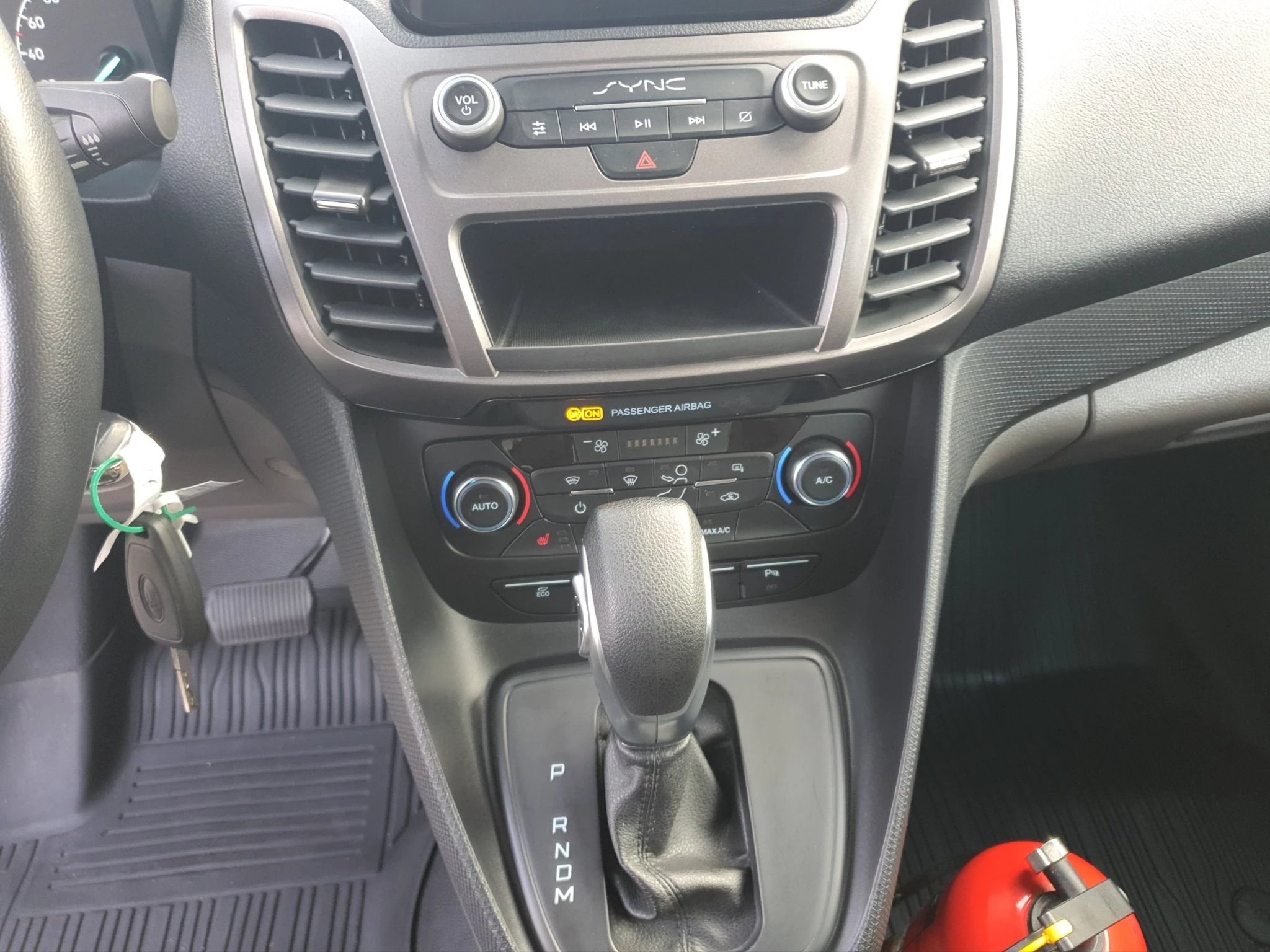 Ford-Transit Connect-image-12