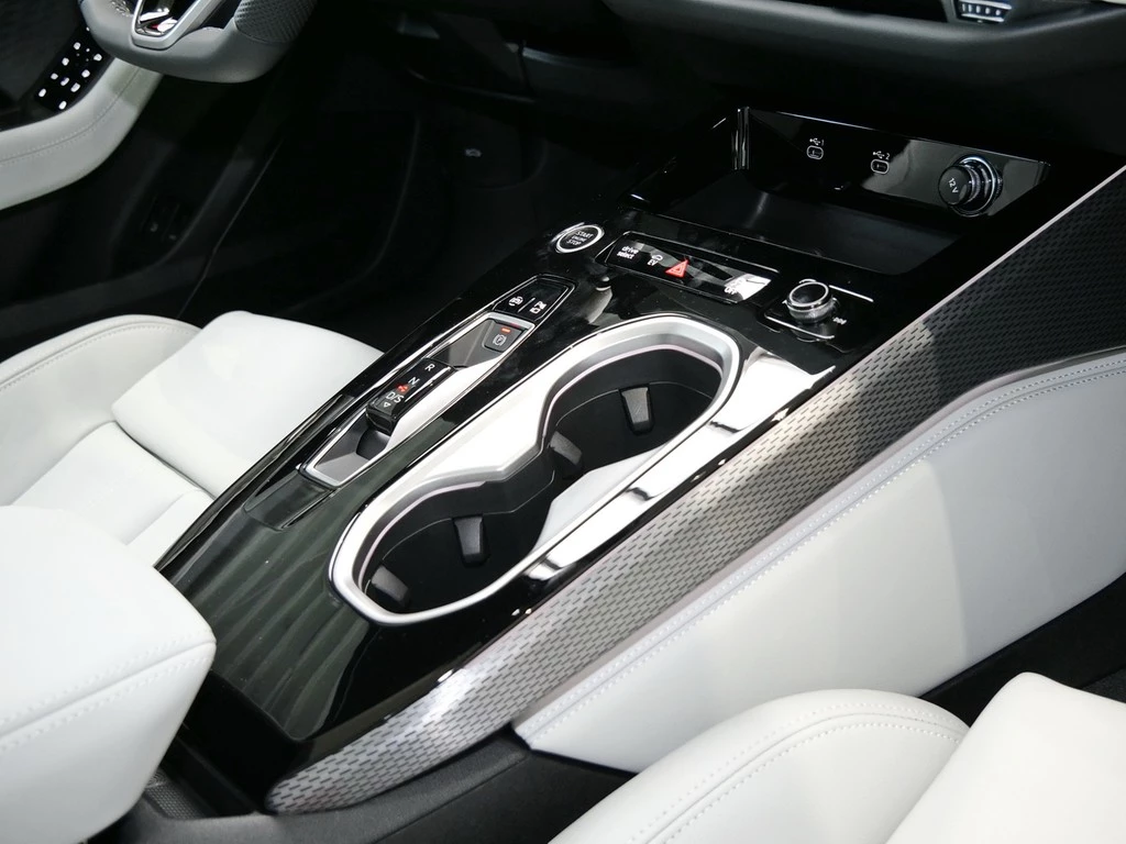 Audi A6 Lim 2.0 TFSI e-hybrid quattro S tronic 270 kW/ 367 PS