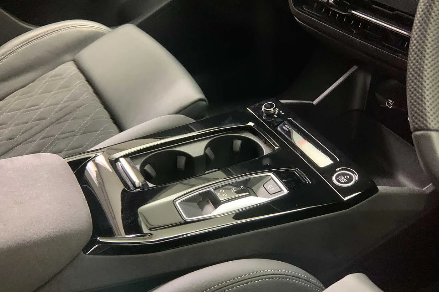 Audi-Q6 e-tron-image-7