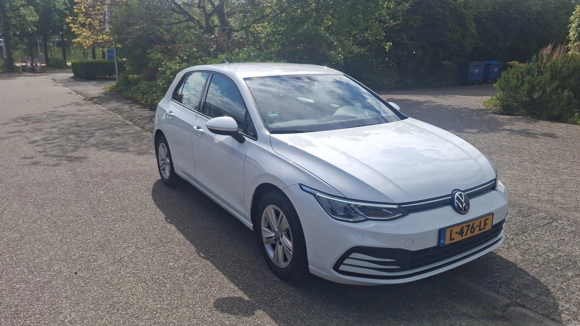 Volkswagen-Golf-image-4