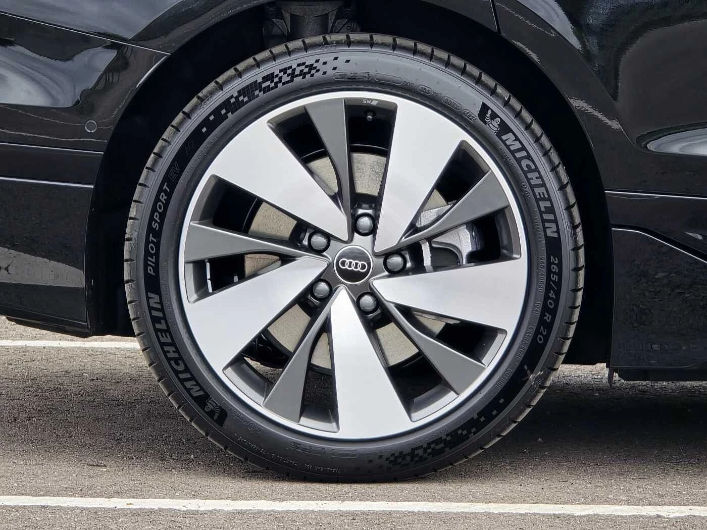 Audi-A6 Avant e-tron-image-4
