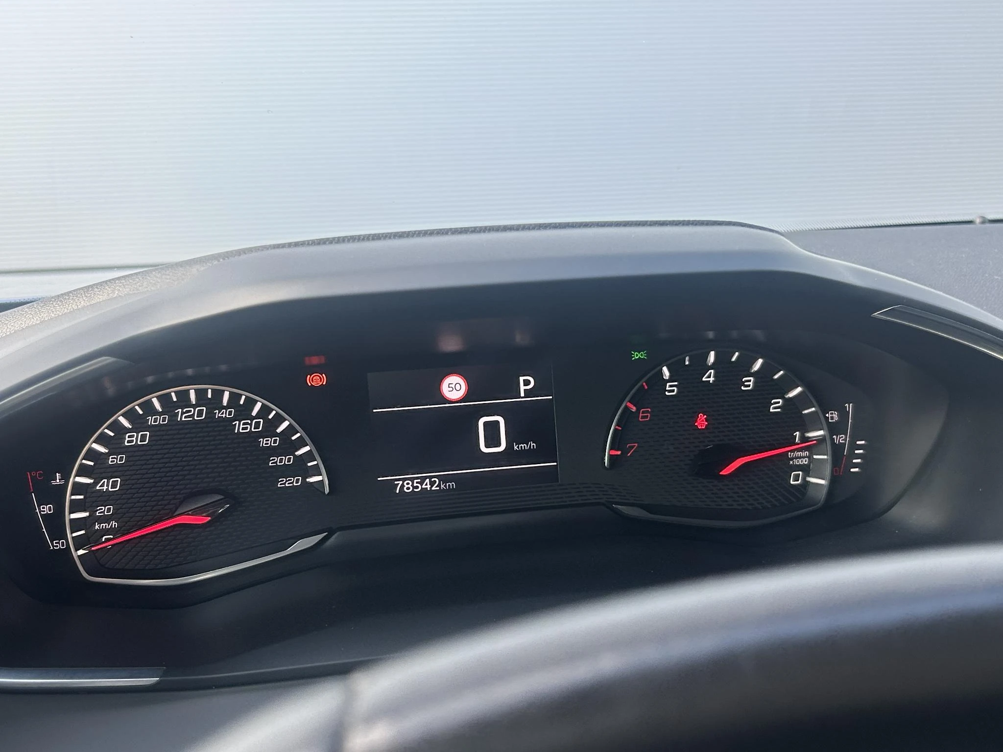 Peugeot-2008-image-12