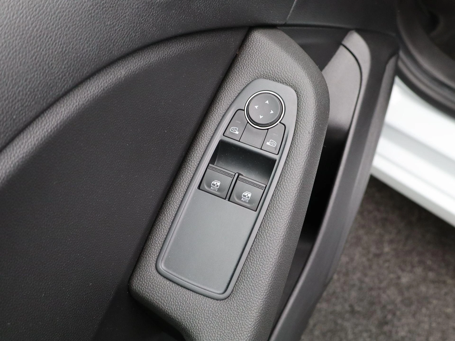 Renault-Clio-image-22