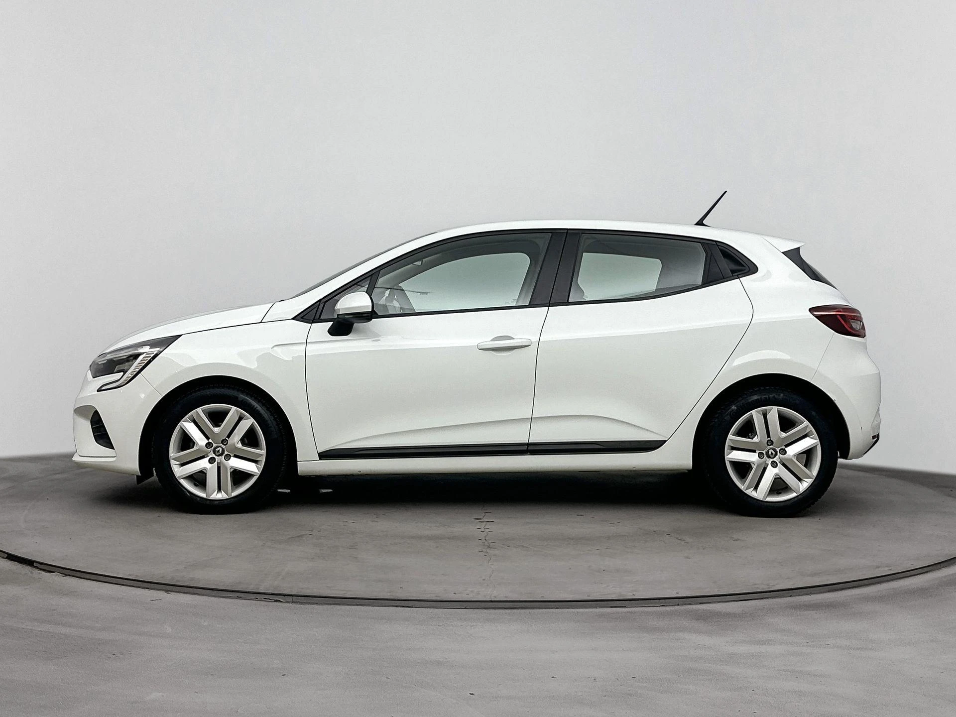Renault-Clio-image-1