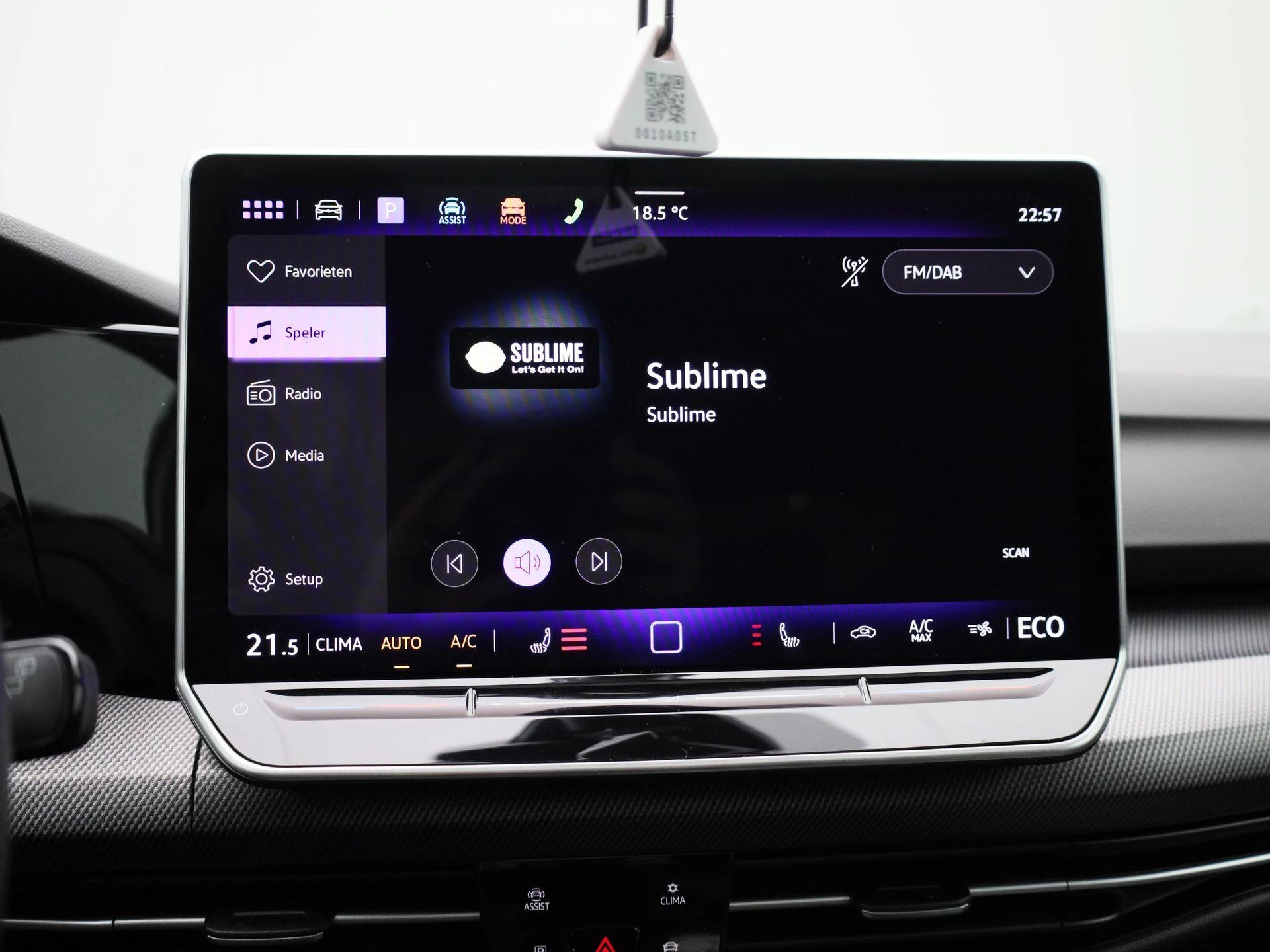 Volkswagen-Golf-image-22