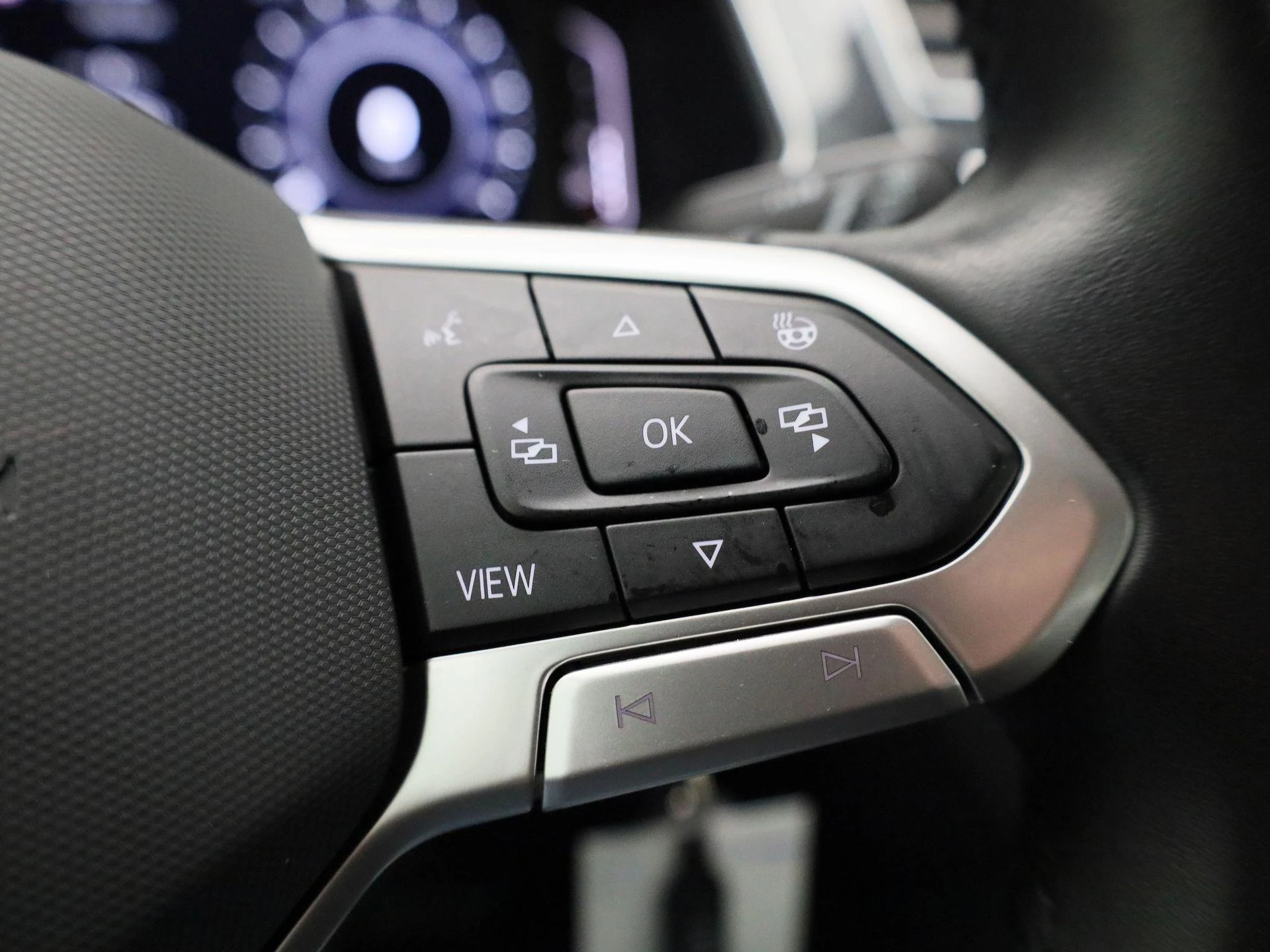 Volkswagen-Tiguan-image-25