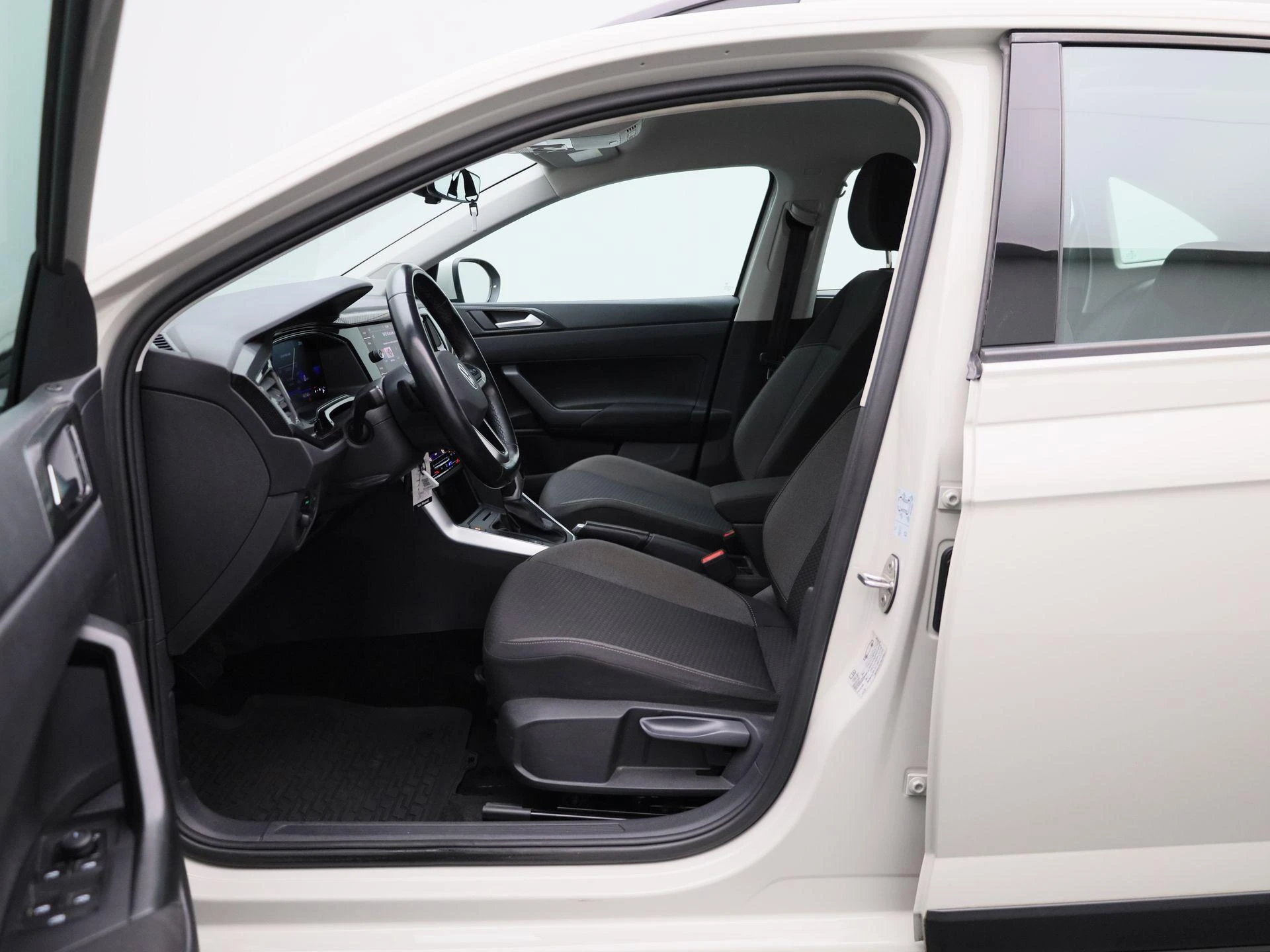 Volkswagen-Taigo-image-8