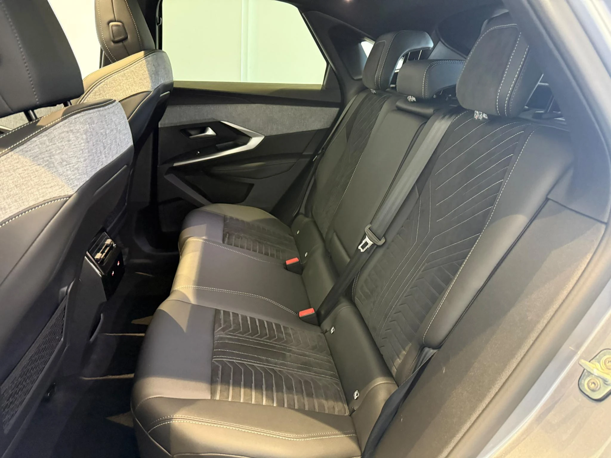 Peugeot-e-3008-image-14