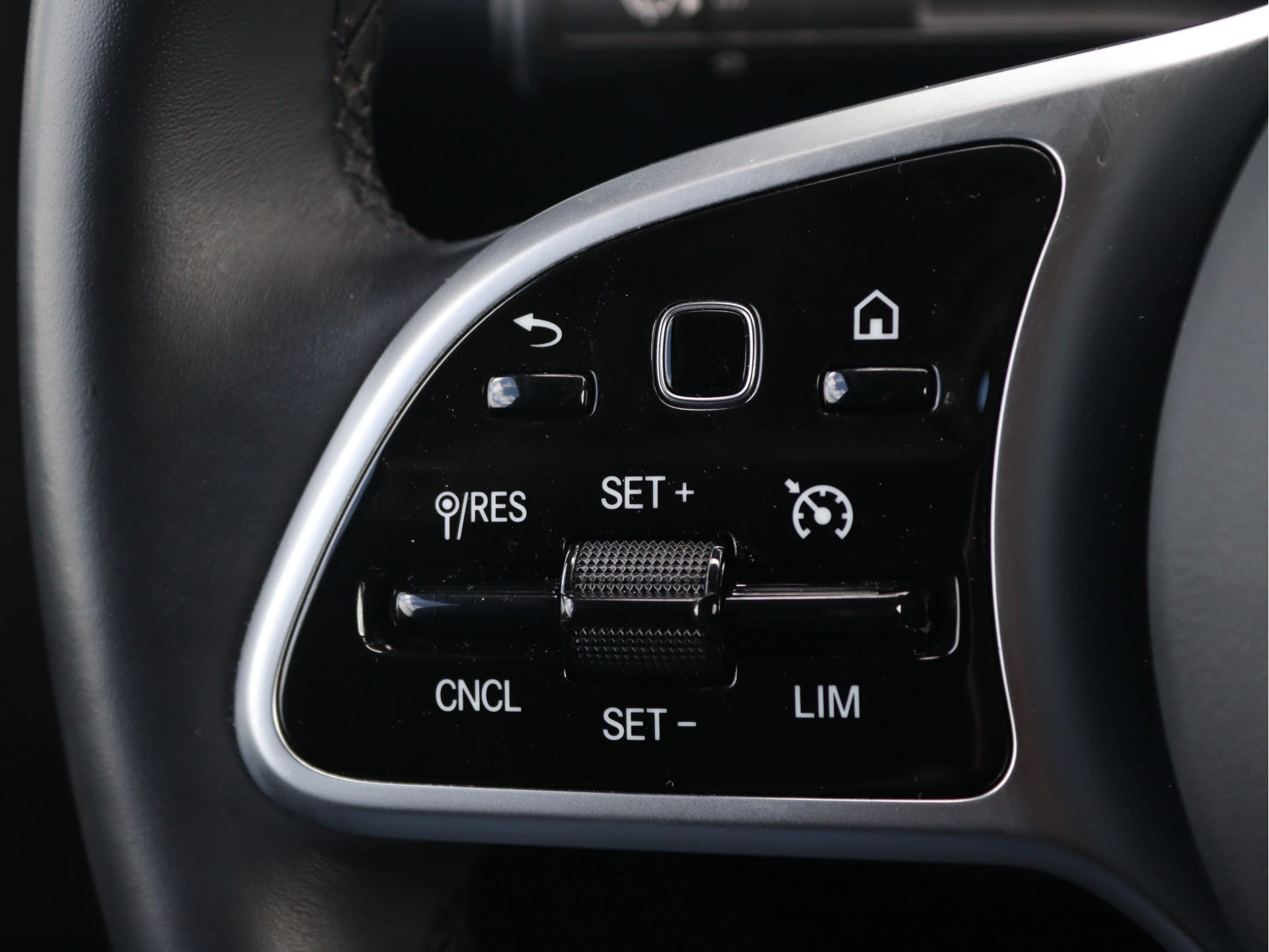 Mercedes-Benz-eCitan-image-8