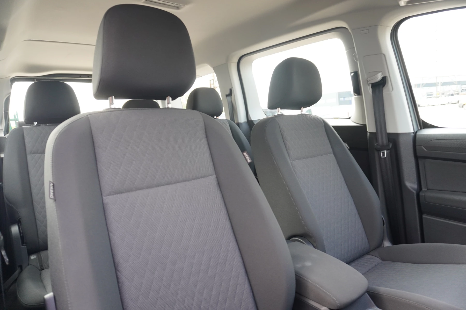 Volkswagen-Caddy-image-8