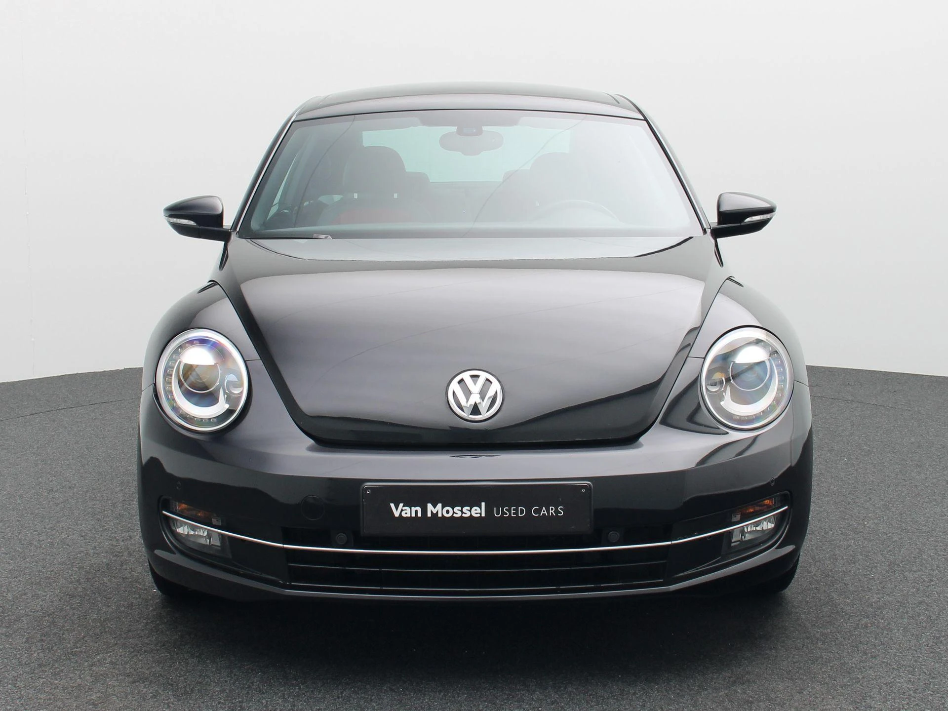 Volkswagen-Beetle-image-2