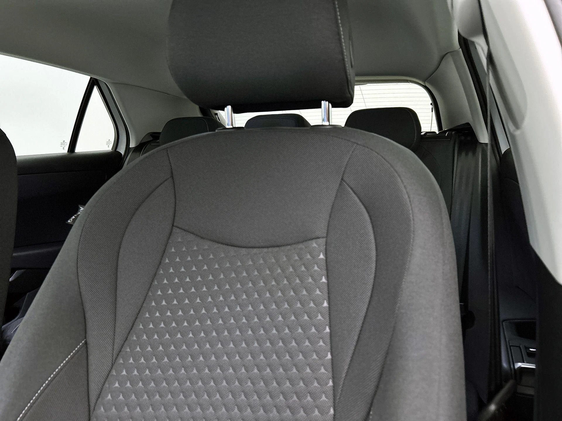 Volkswagen-T-Roc-image-10