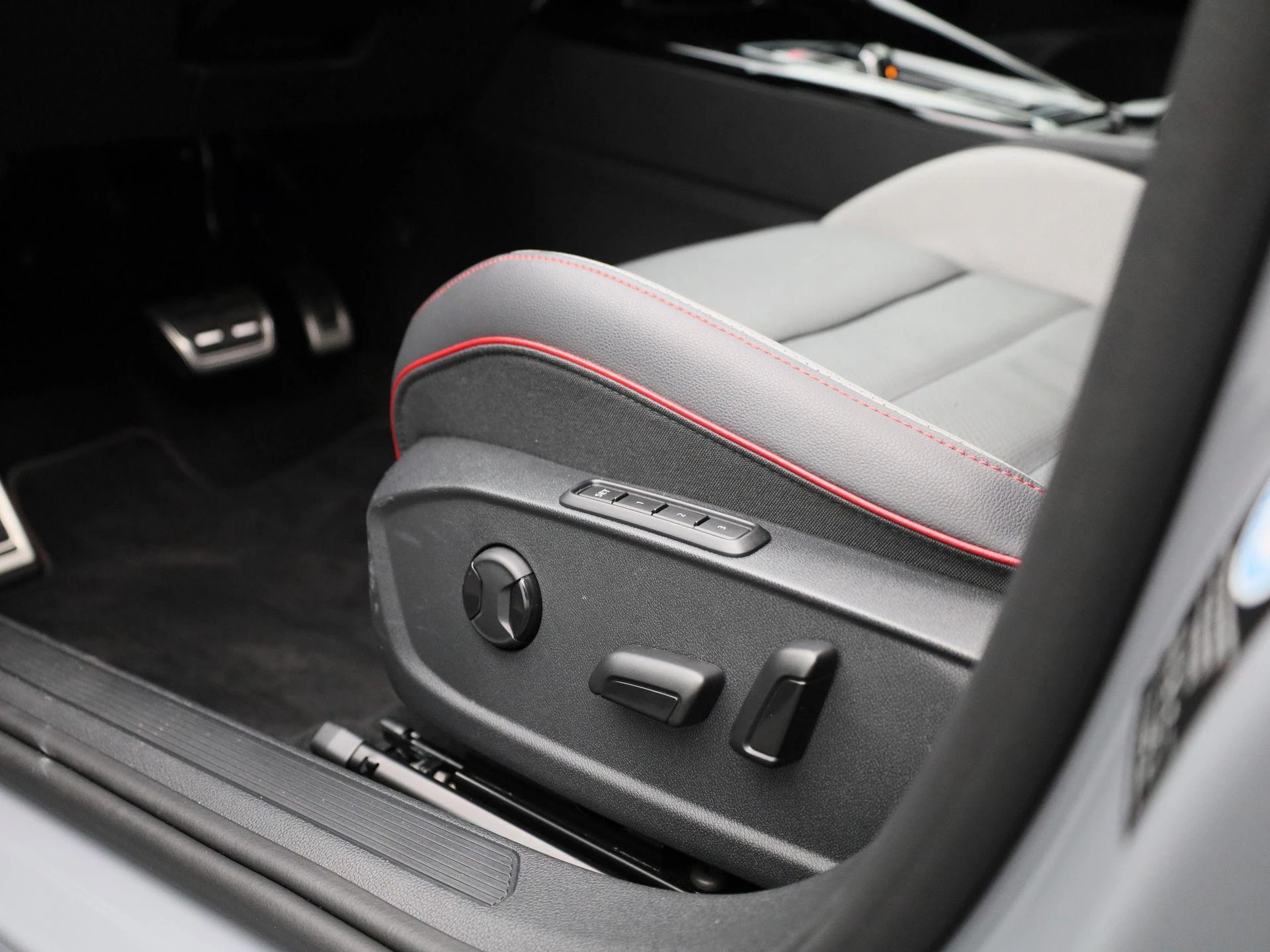 Volkswagen-Golf-image-35