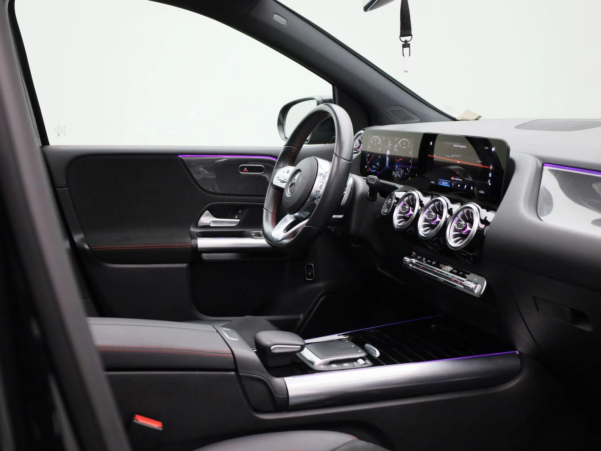 Mercedes-Benz-B-Klasse-image-29