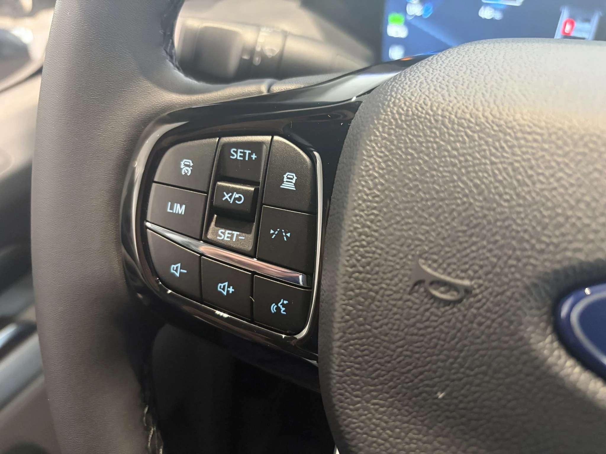 Ford E-Transit Custom 340 L2H1 Limited 71 kWh