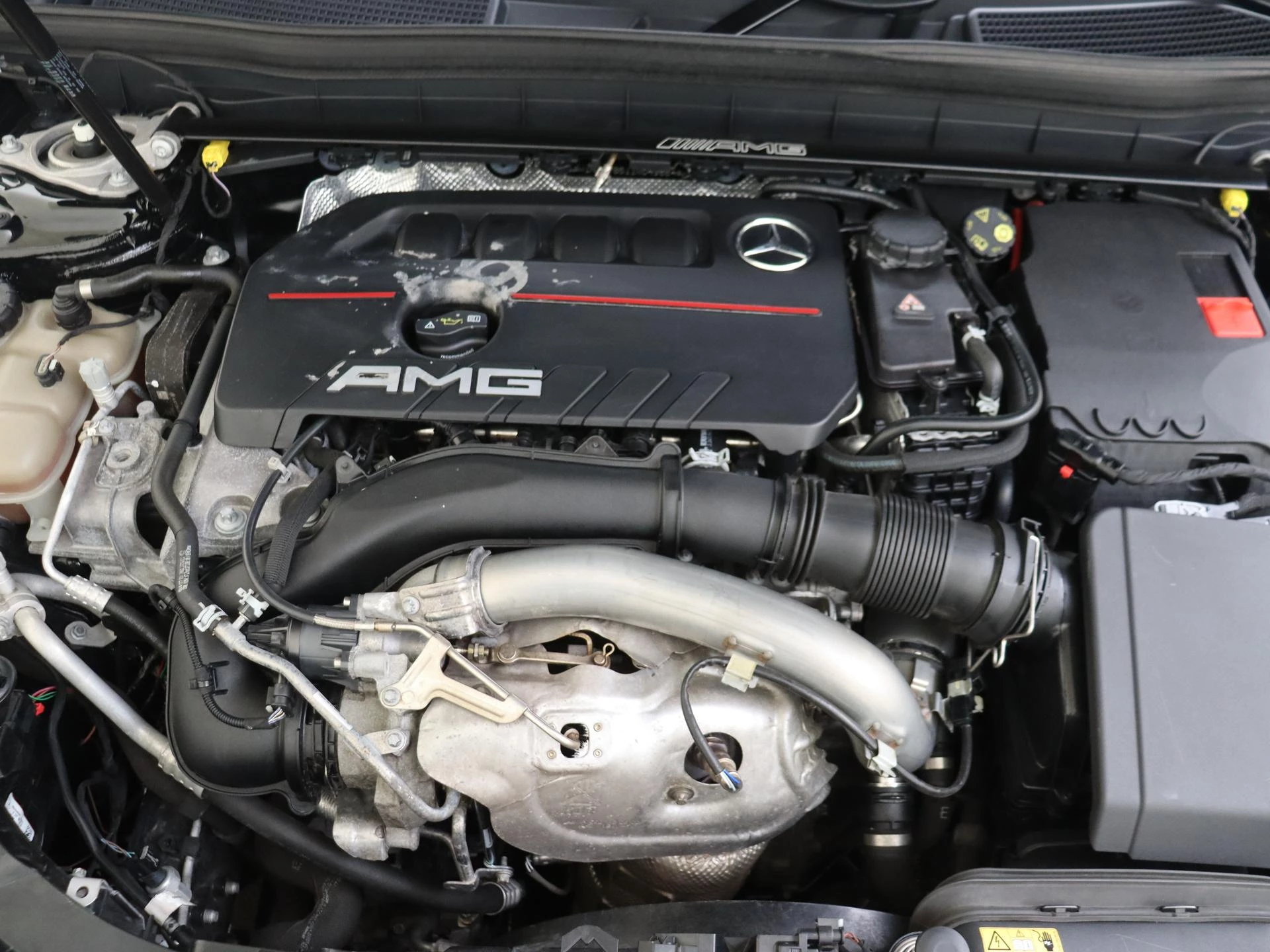 Mercedes-Benz-GLB-image-4