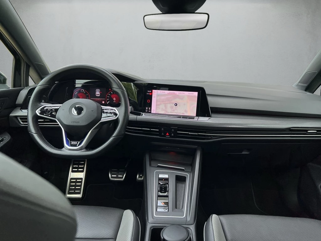 Volkswagen Golf VIII Lim. 1.4 TSI DSG GTE *SOH94%*Pano*