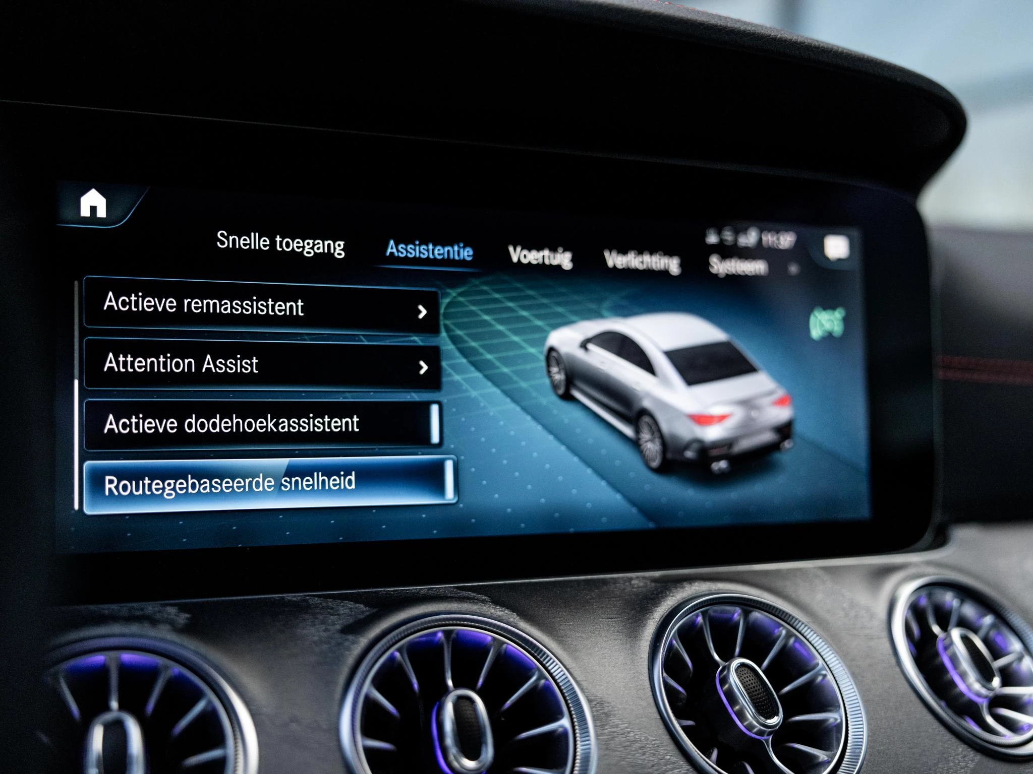 Mercedes-Benz-CLS-image-46