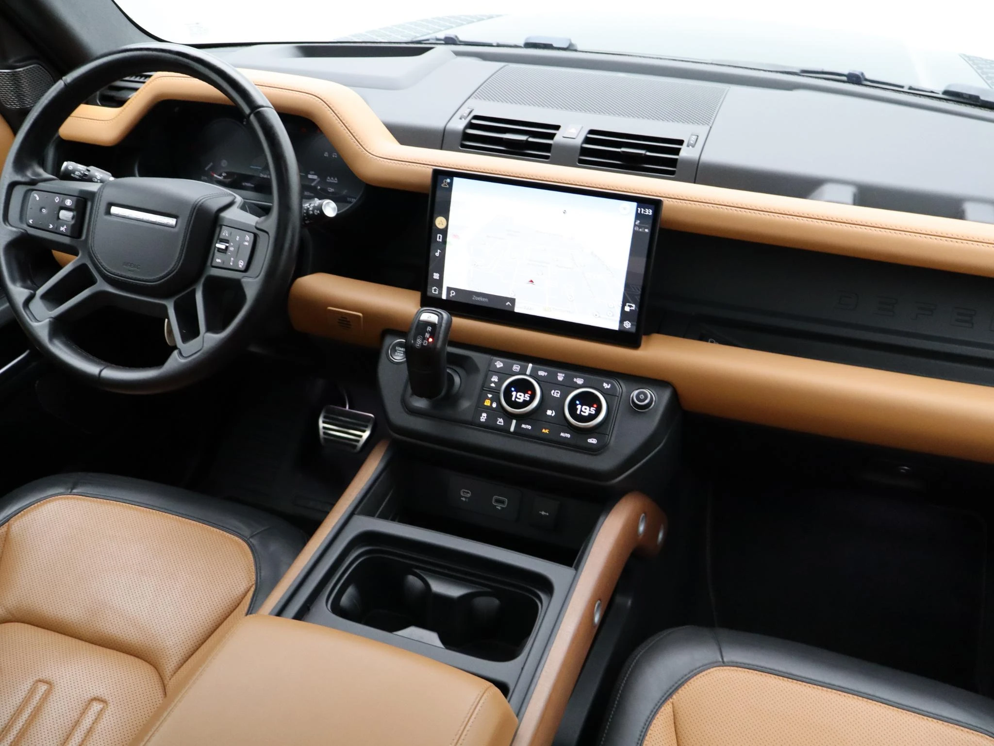 Land Rover-Defender-image-37