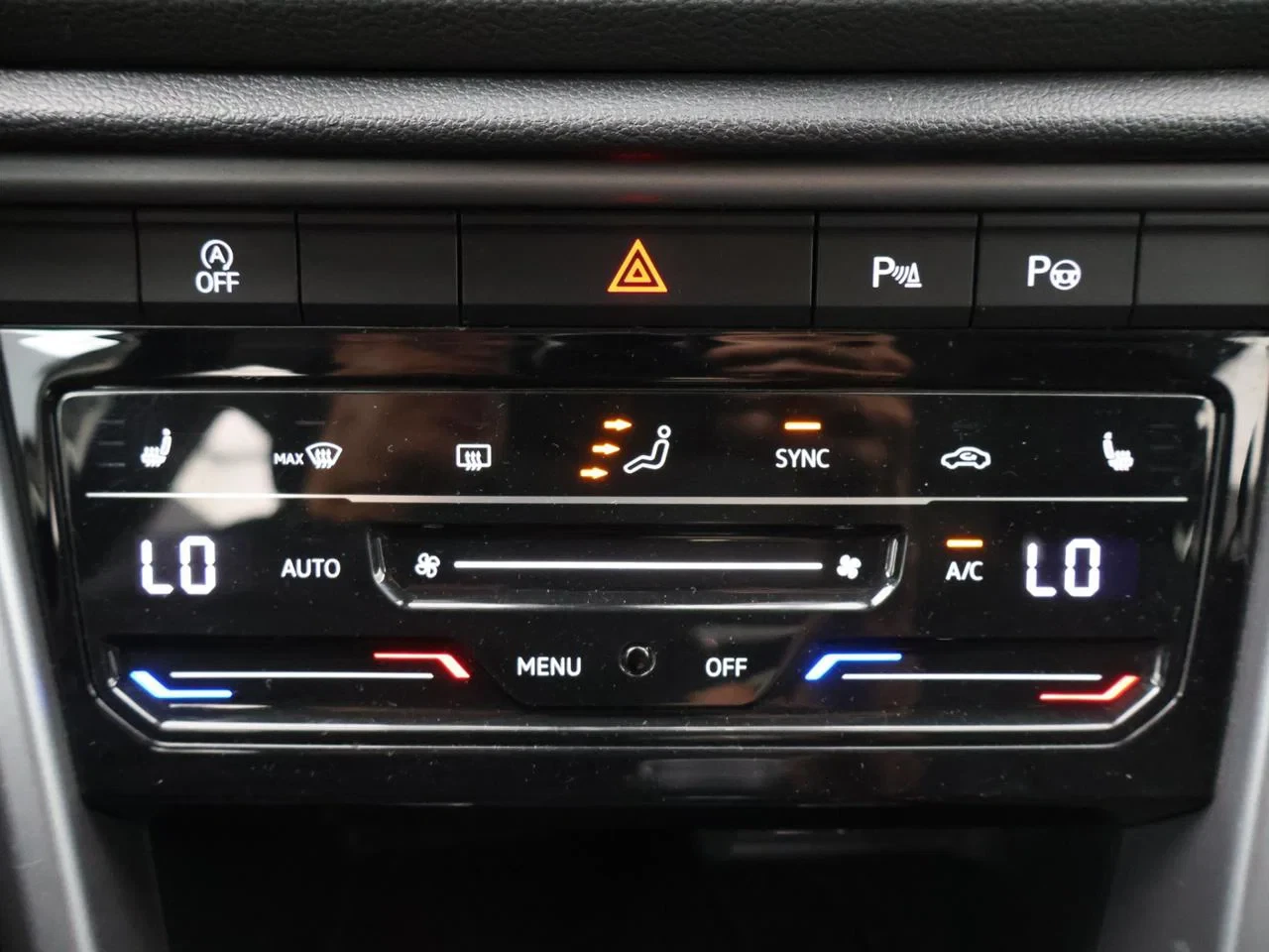 Volkswagen-T-Roc-image-19