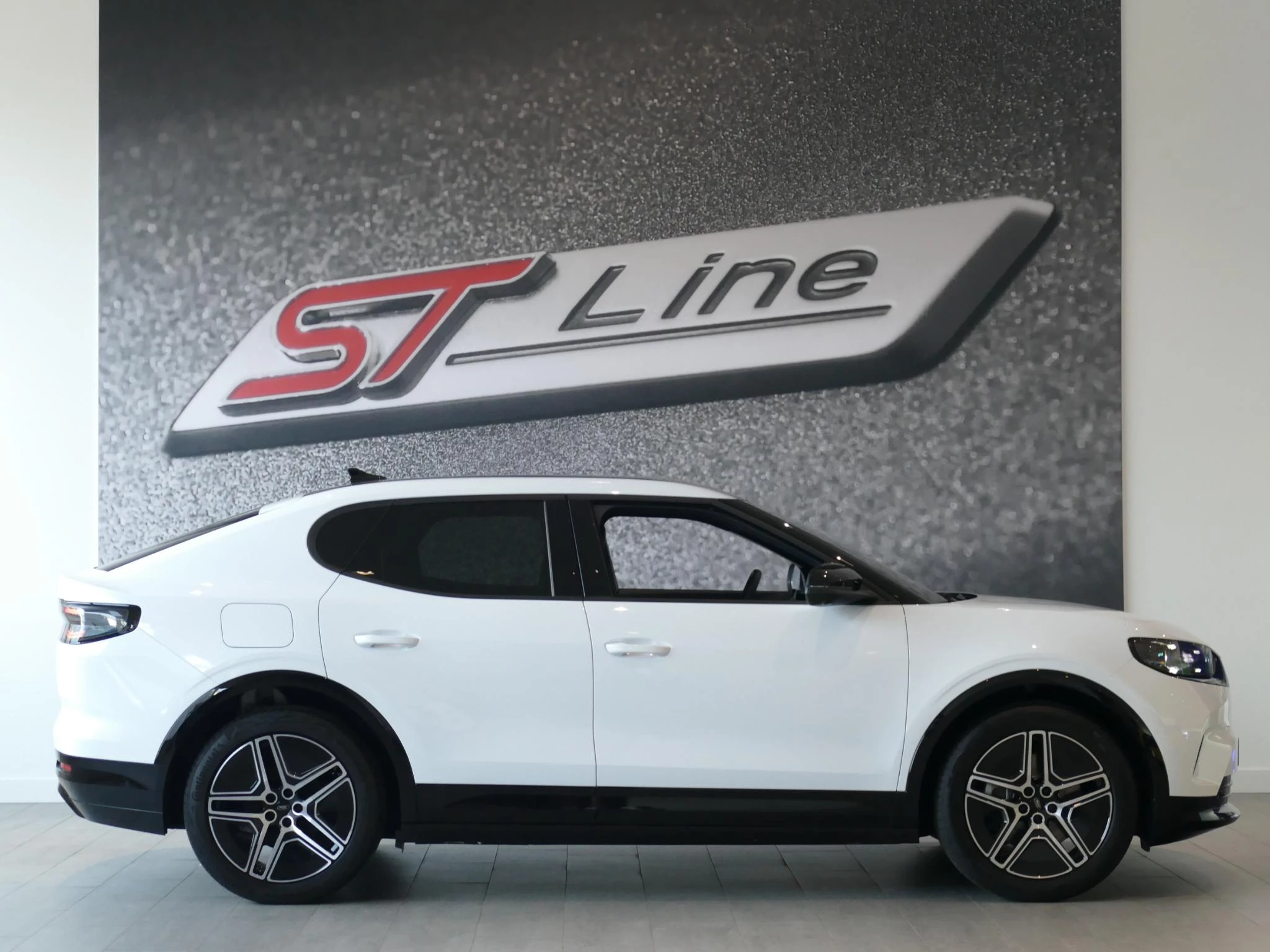 Ford Capri Premium Extended Range RWD 77 kWh