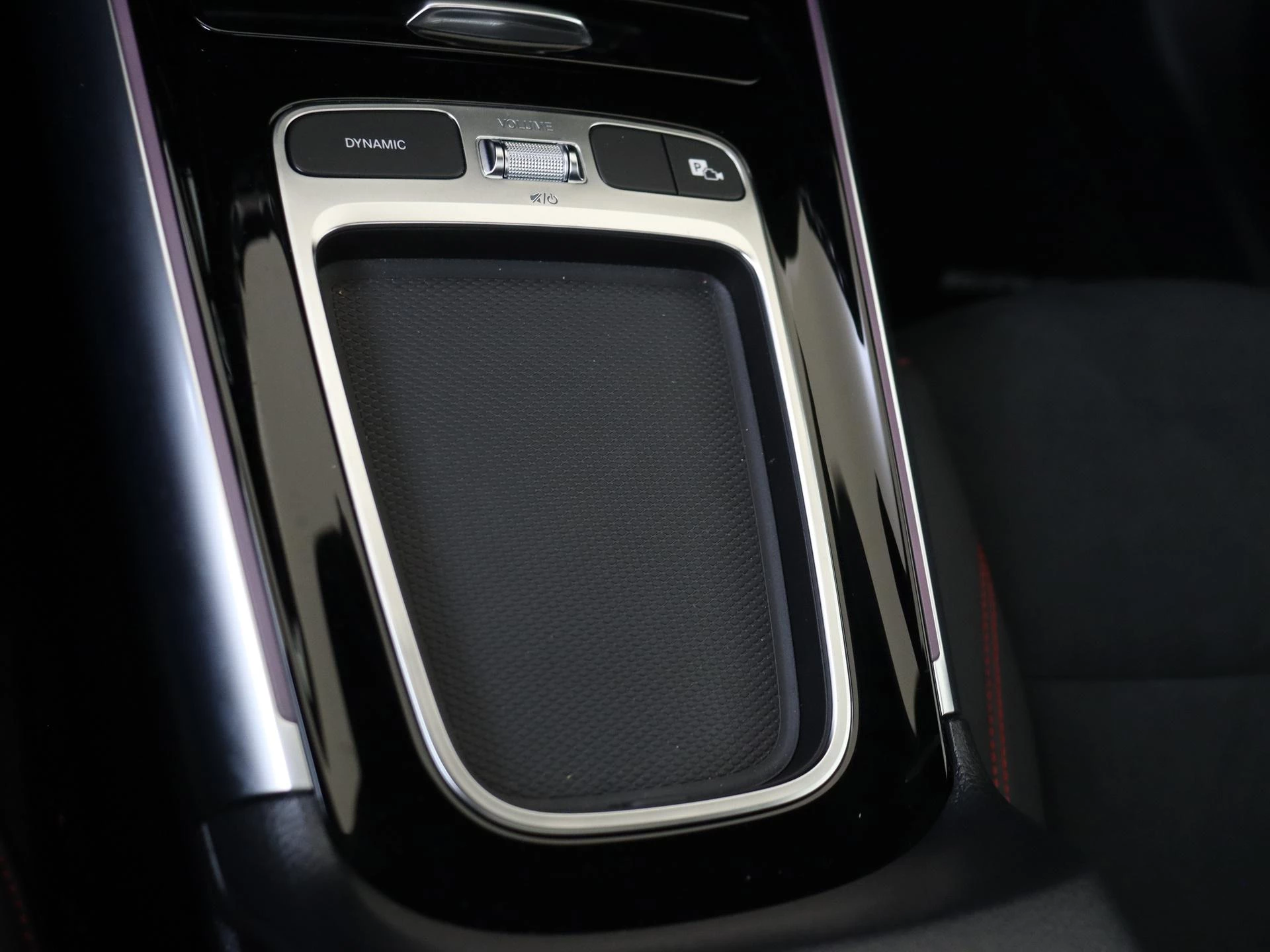 Mercedes-Benz-EQA-image-24