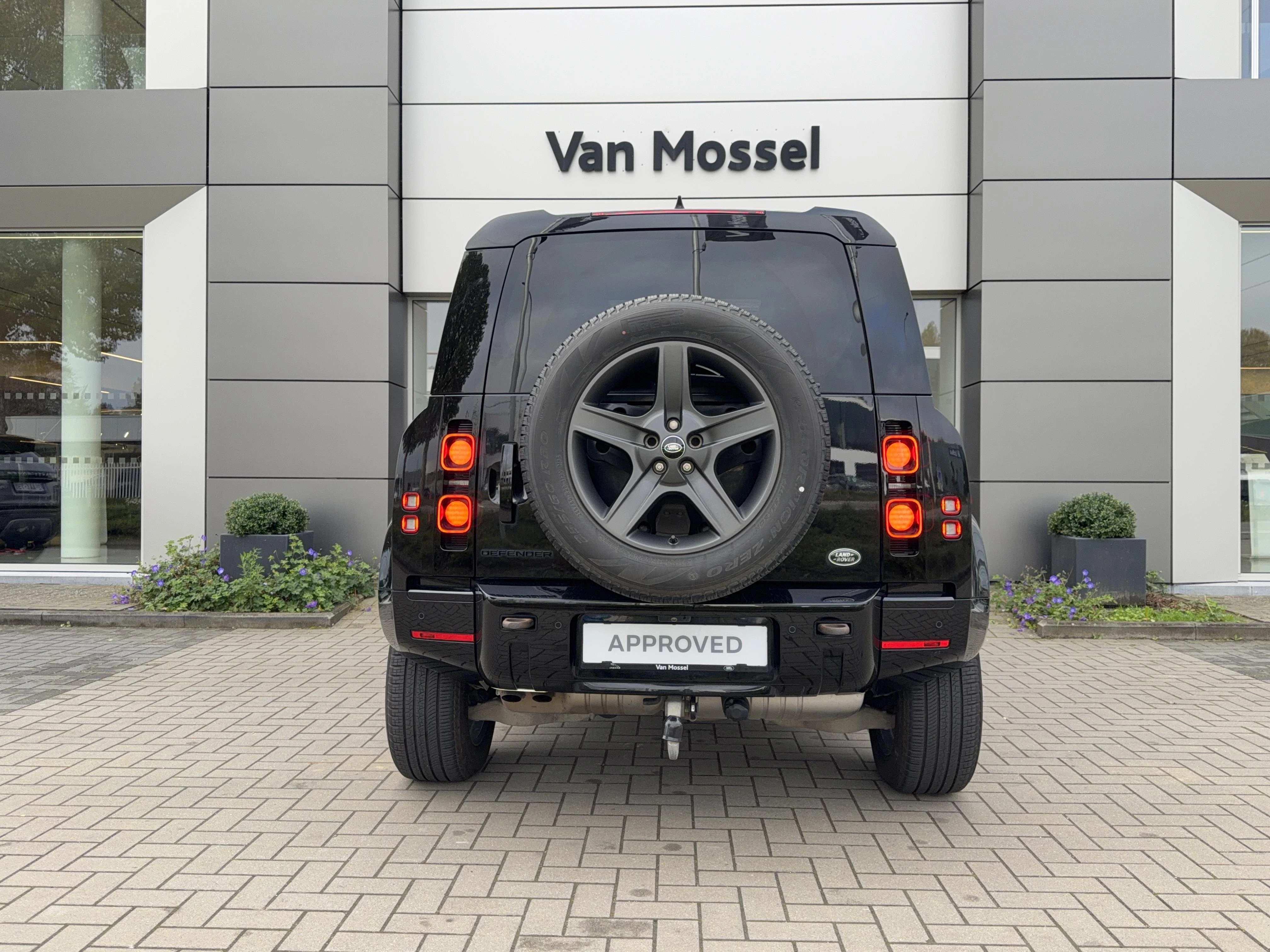 Land Rover-Defender-image-5