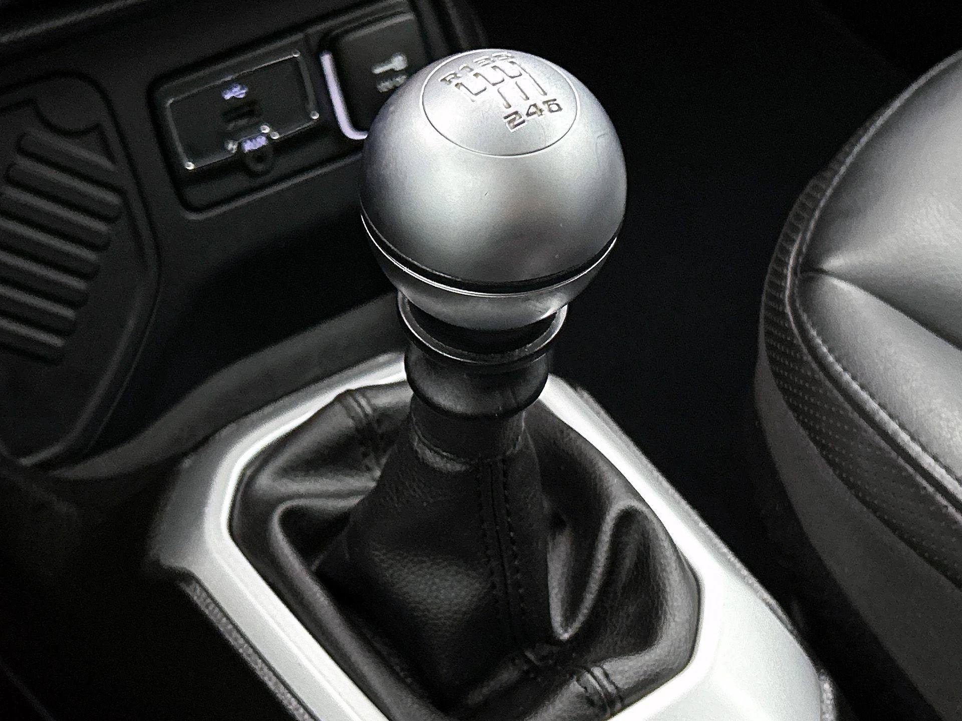 Jeep-Renegade-image-8