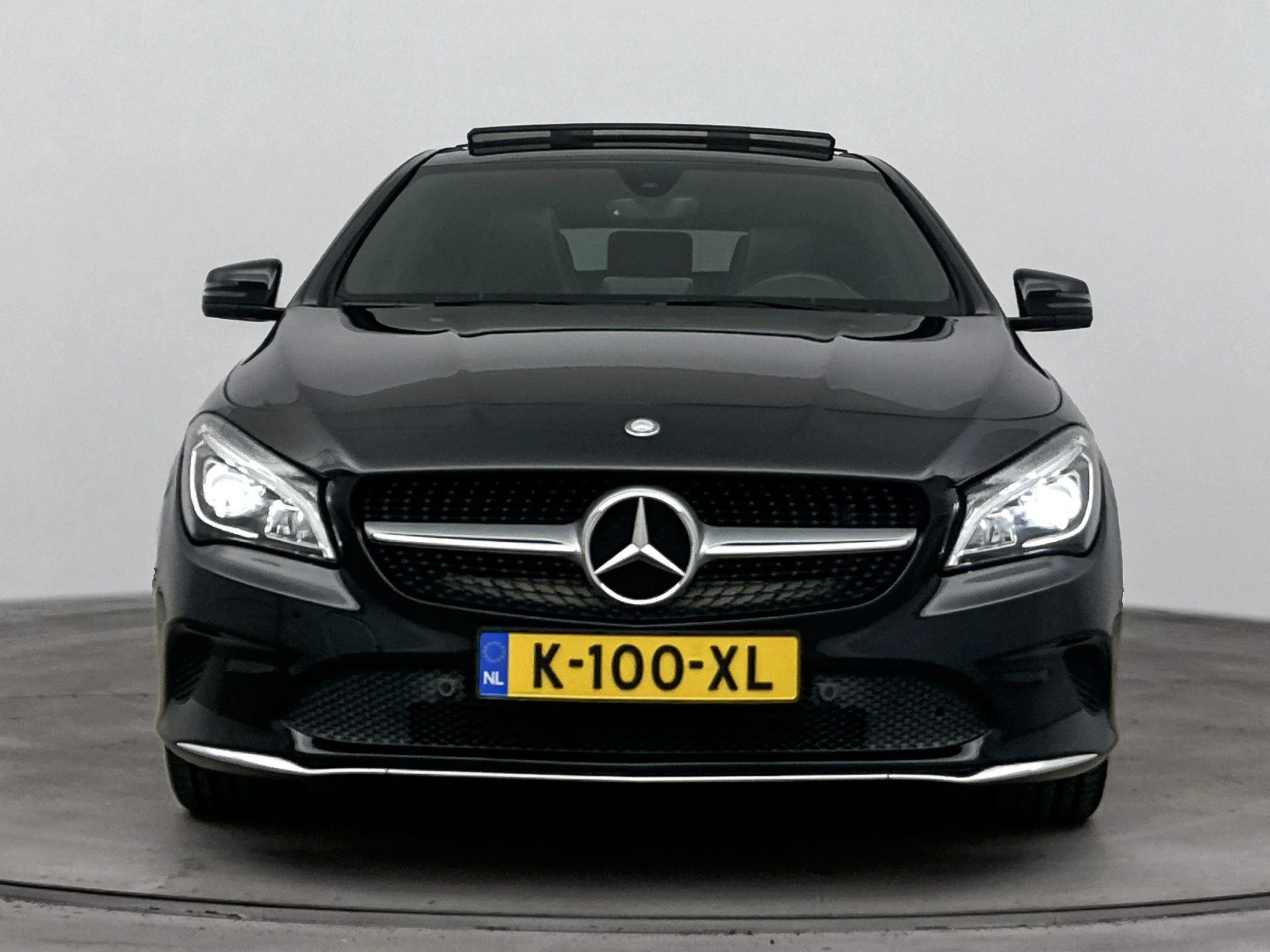 Mercedes-Benz-CLA-image-4