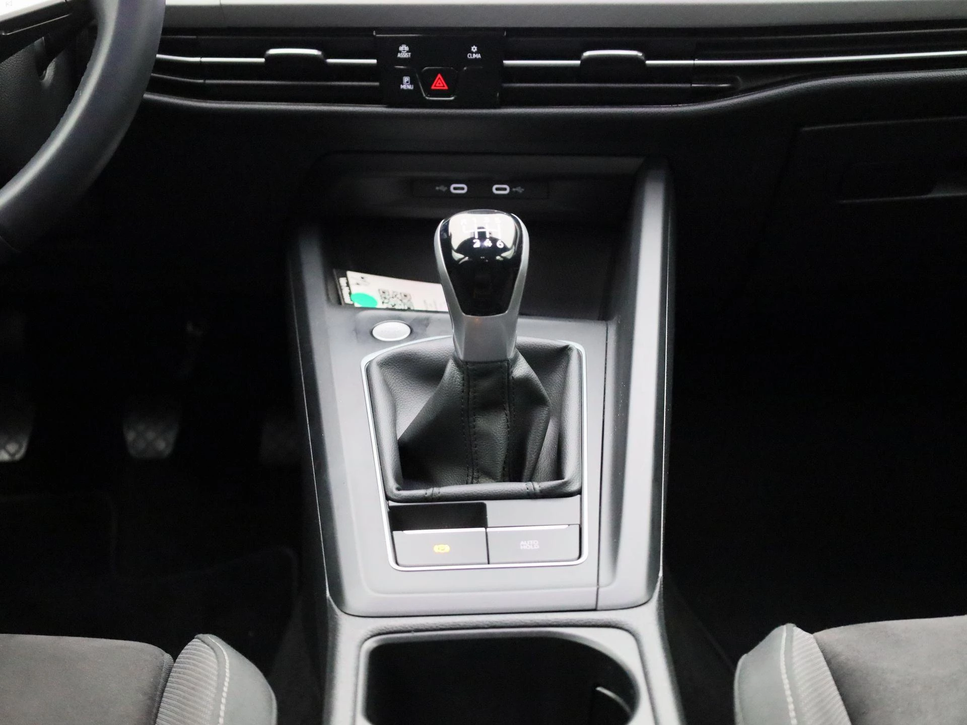 Volkswagen-Golf-image-9