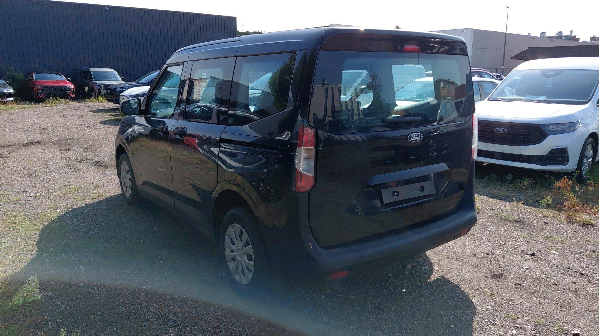 Ford-Tourneo Courier-image-5