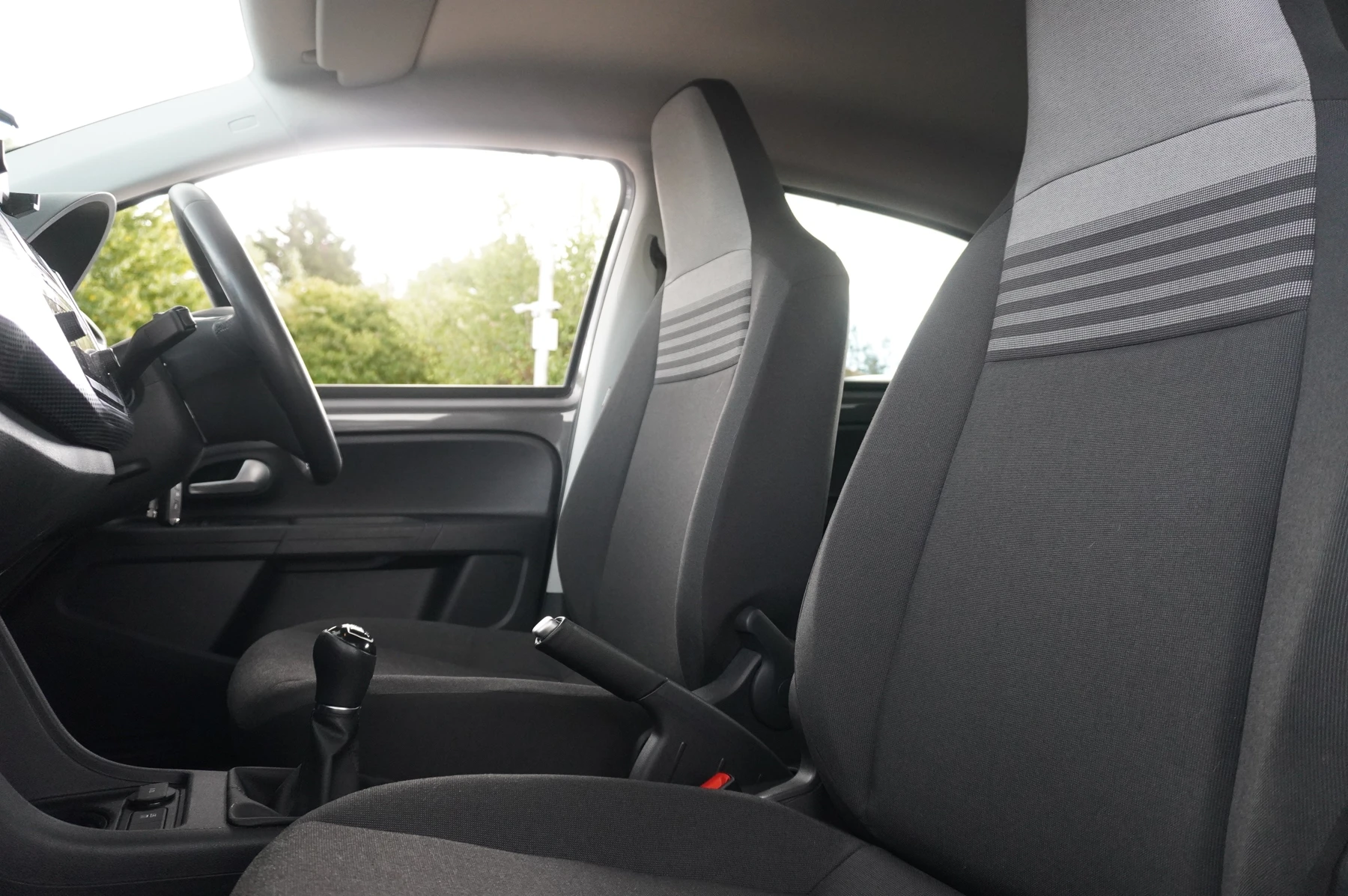 Volkswagen-up!-image-9
